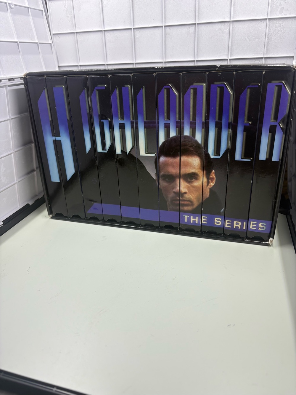 Highlander: The Series Collector Box Set - Black & Purple